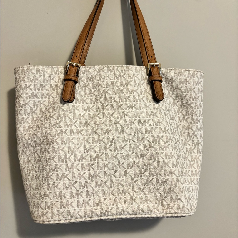 Michael Kors Jet Set Medium Logo Pocket Tote Bag - Picture 4 of 7